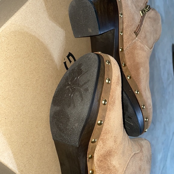 Ugg Clog Boots with Fur, Size 7 - Picture 5 of 8